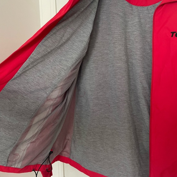 COSTUME: TGI Fridays Uniform Jacket & Tee Shirt - Picture 6 of 7